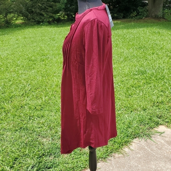 Reborn - 3/4 sleeve top burgandy half button - Picture 2 of 5